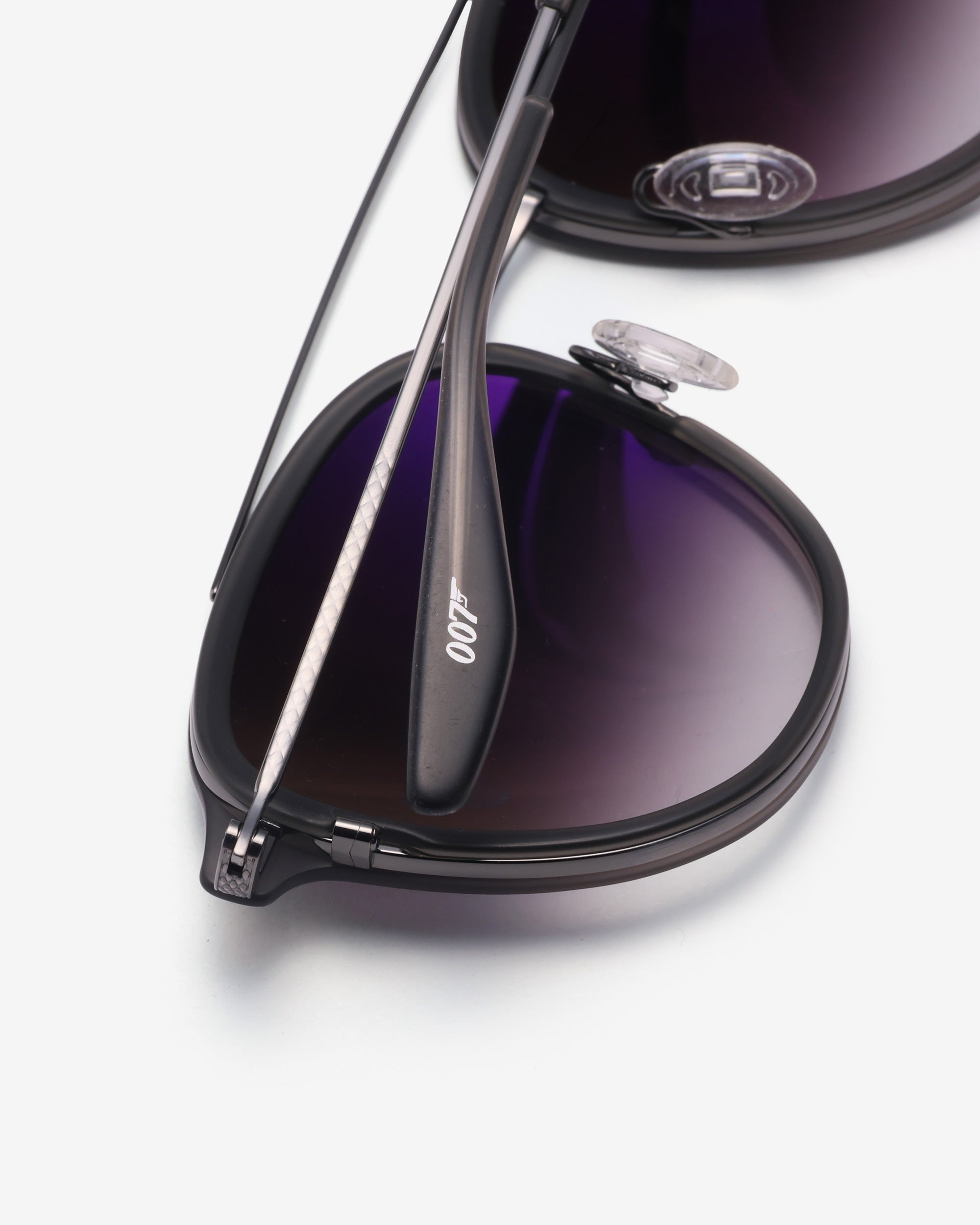 Barton Perreira Courtier 007